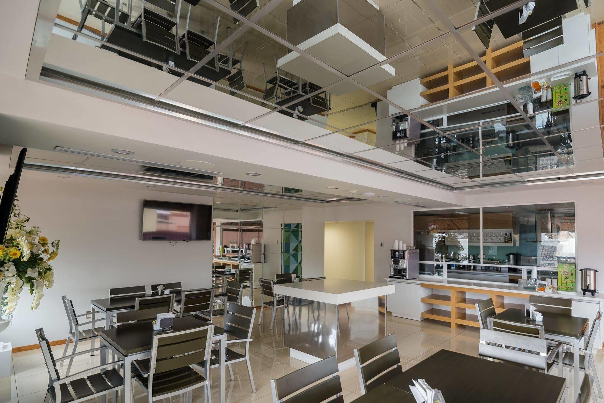 Concept Hotel Zamora de Hidalgo Zewnętrze zdjęcie